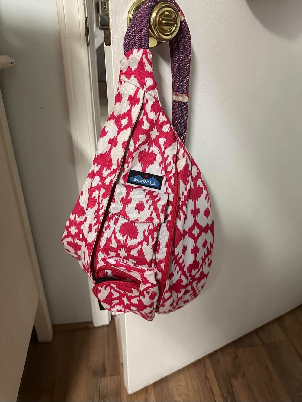 Kavu Hot Pink and White Ikat Rope Sling Crossbody